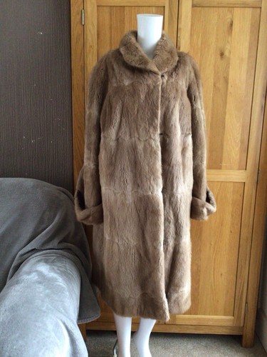 Real muskrat fur coat - , beige