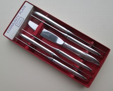 Vintage Boxed Set 6 Oneida Community Silver Plate  18 cm Table Knives,  unused.