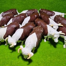 BRITAINS farm - Hereford cattle - Bull cow cows - vintage plastic animals