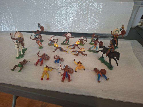 Britains herald toy soldiers - herald,