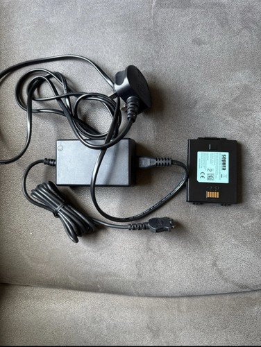 Sepura radio charger - radio,