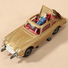 CORGI JAMES BOND 007 ASTON