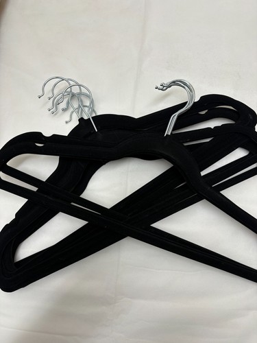 Velvet hangers pack - |,