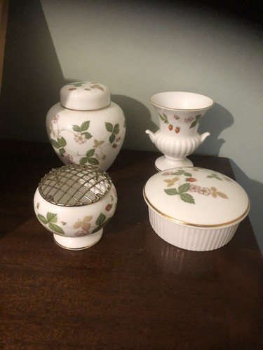 Wedgwood wild strawberry jar - wedgwood,