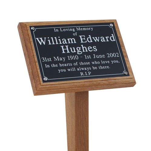 Tall solid oak - oak, grave
