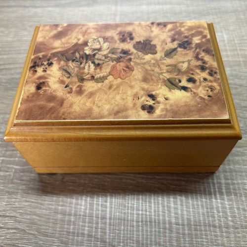 Mele wooden jewellery - &,