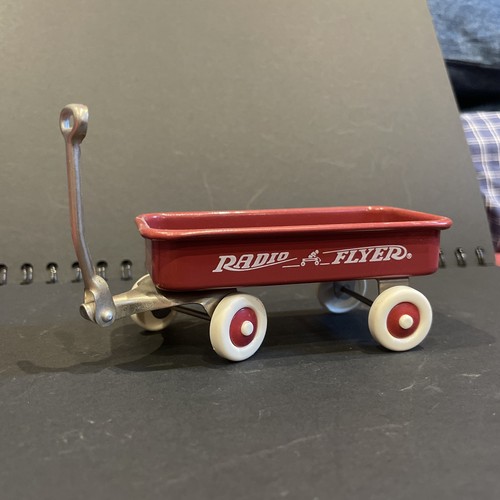 Radio flyer wagon - radio,