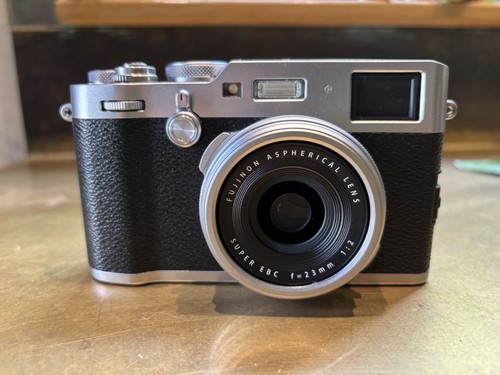 Fujifilm x100f 3mp compact - 24.3mp,