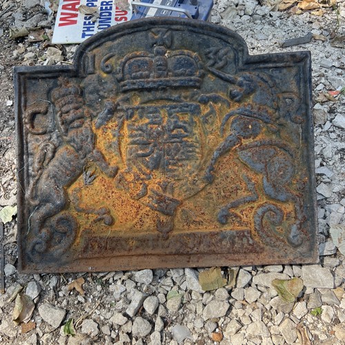 1635 dated cast iron fire - iron, back