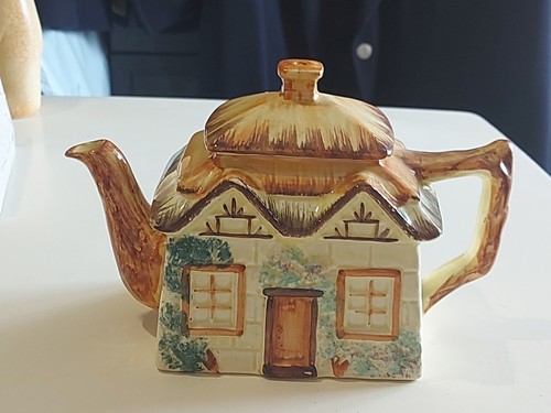 Vintage keele street pottery - vintage,