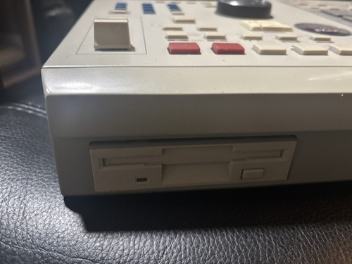 Akai mpc2000xl sampler - mpc2000xl,