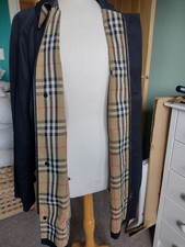 Men's Burberry zipped car