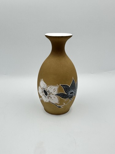 Beautiful wedgwood bud vase - beautiful,
