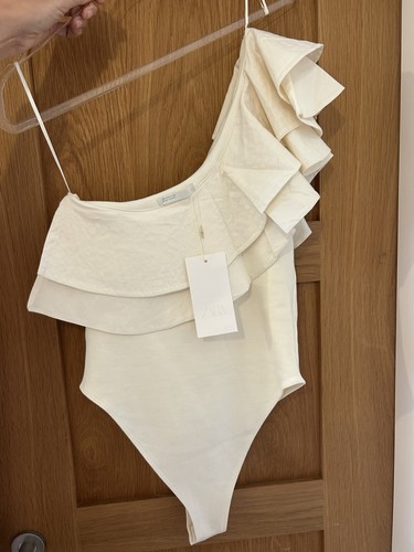 Zara one shoulder - one, frill