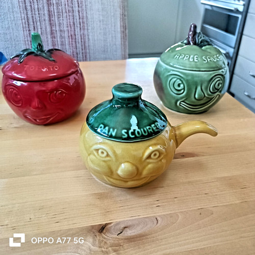 Sylvac vintage retro face - /,