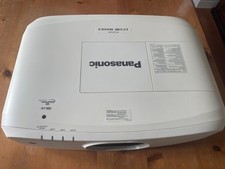 PANASONIC PT-EZ590 5400 lumens