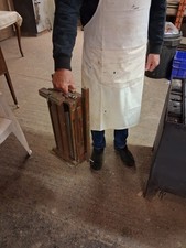 easel stand wooden (French)