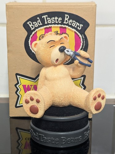 Bad taste bear - bear, "tug"