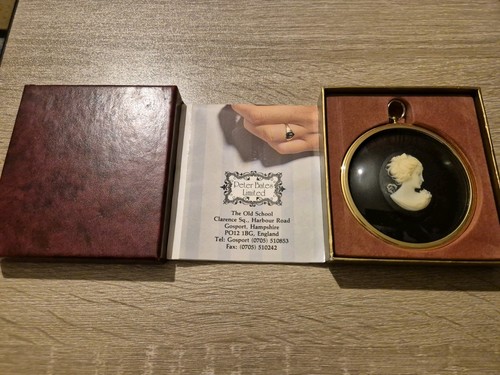 Lady cameo from - lady, in