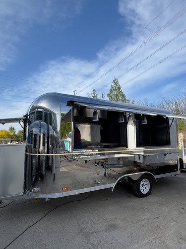 Airstream style trailer - 5m,