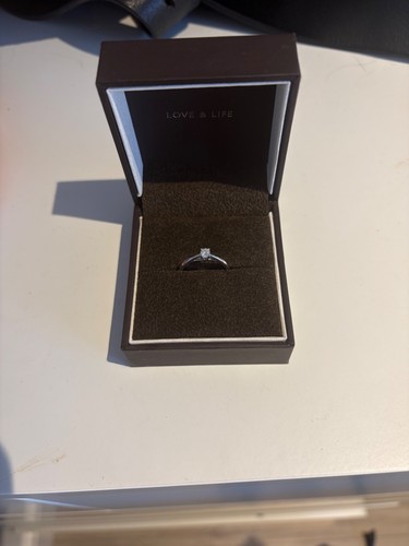 9ct white gold diamond - white,