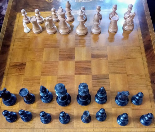 Vtg staunton chessmen only - chessmen,