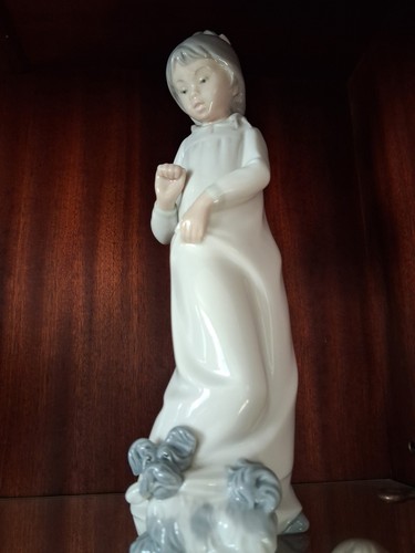 Nao lladro 1977 girl with - by,