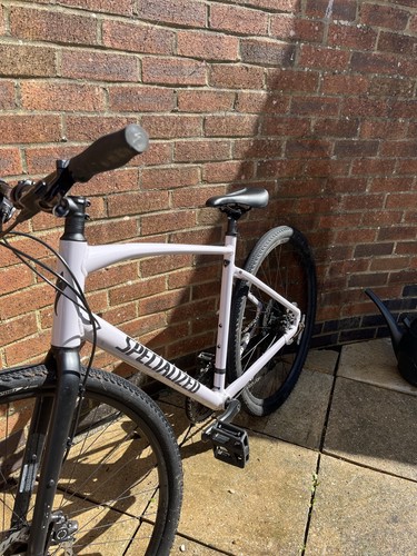 Specialized sirrus 2023 - 2.0,