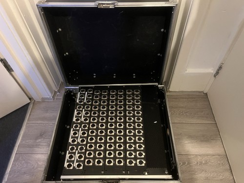 Audio stage box and breakout