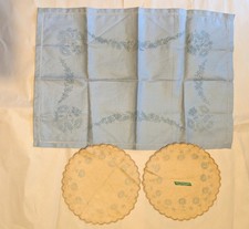 3 Vintage table linen mats