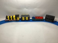 BUSY BUMBLE BEE JAMES-Tomy