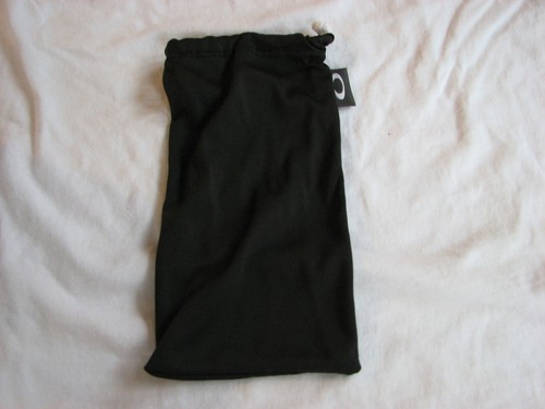 Authentic oakley large black - authentic,