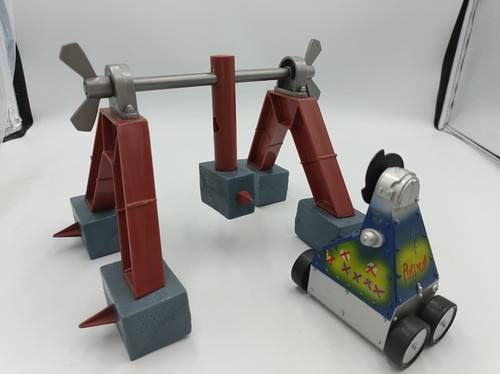 Vintage robot wars pullback - robot, wars: