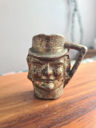 Small vintage brass toby - small,