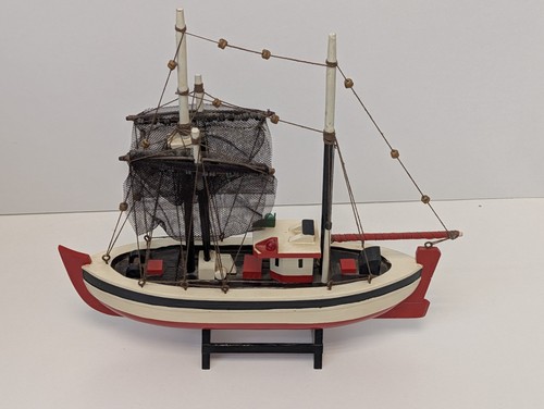 Vintage wooden model fishing - model,