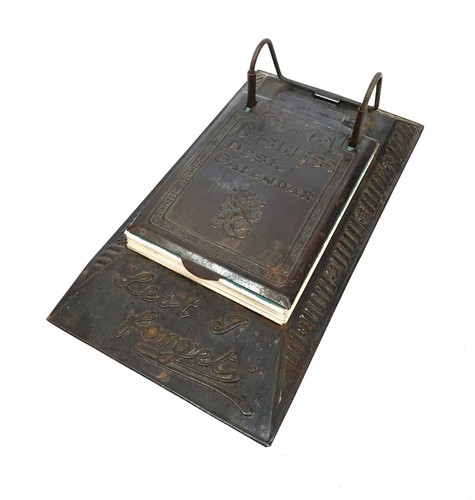 Vintage antique metal - /,