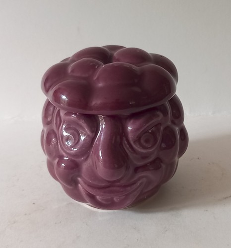 Rare sylvac face pot bramble - rare,