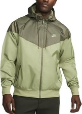 NIKE Men's Green  Sportswear