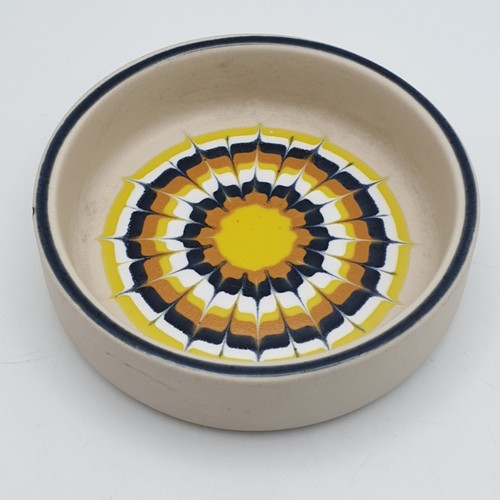 Hornsea pottery yellow muramic - yellow,