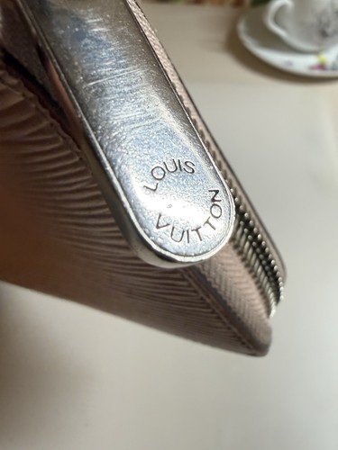 Louis vuitton - louis, lv