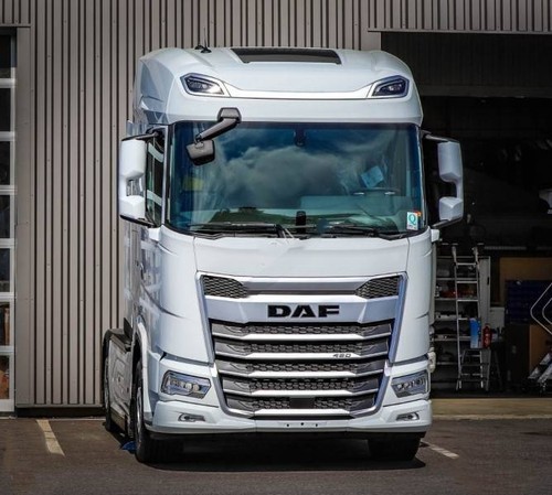 Daf 530 exhaust mount nut - daf,