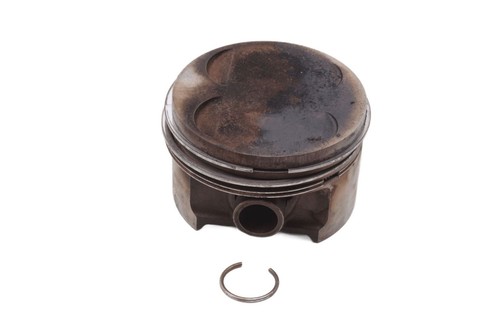 Piston piston rings retaining