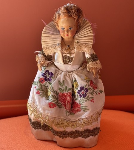Miniature vintage - 5.5”, 6”