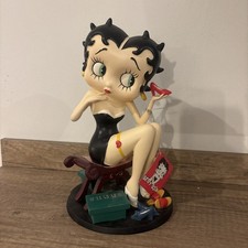 Betty Boop Figurine Fitting
