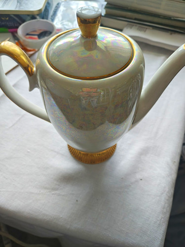 White pearlescent lustreware - white,