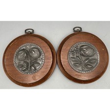 Vtg Wood Wall Hanging Art Decor Strawberry Pewter Round Plaques