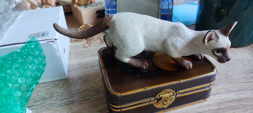 Siamese cat ornament figurine - cat,