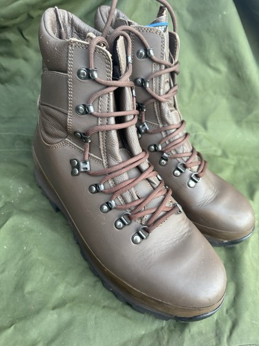 British army altberg defender - british,
