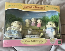 SYLVANIAN FAMILIES - FLORA
