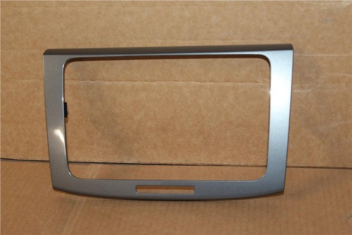 Centre trim dash stowage - centre,